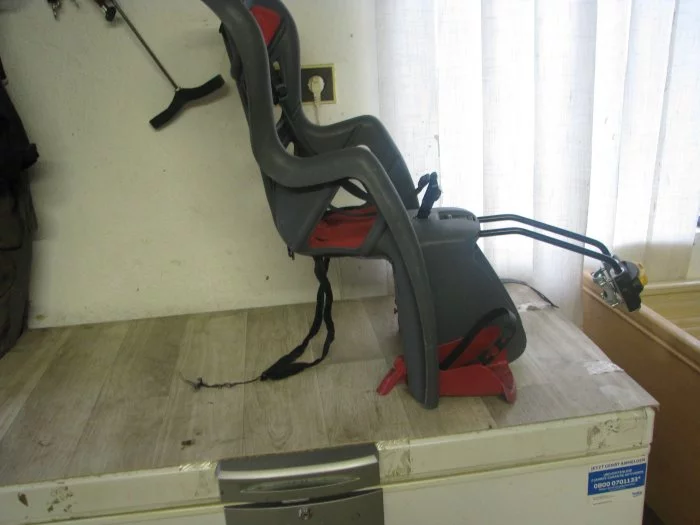 Sedačku pro dítě na kolo