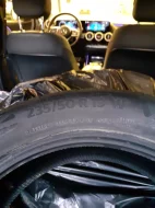 PRODÁM NEJETÉ PNEU Z NOVÉHO AUTA