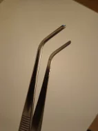 Pinzeta nerezová zahnutá 25cm