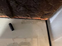 Prodám akvárium cca 500 l včetně kovové konstrukce pod akváriem.