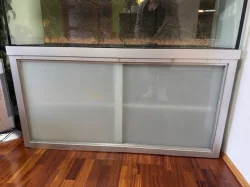 Prodám akvárium cca 500 l včetně kovové konstrukce pod akváriem.