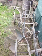 Tažné pluhy, tažnou plečku a kultivátor