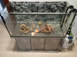 Akvárium s nástavbou pro vodní želvu