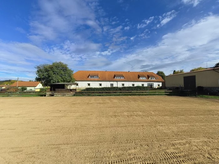 Boxové ustájení – plný servis | Lštěň