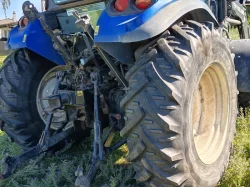 New Holland traktor