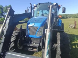 New Holland traktor