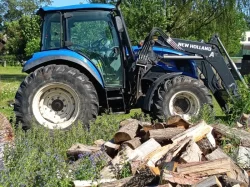New Holland traktor