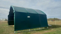 Mobilní pastevní přístřešek ALM 6x6m na stojnách – 1 měsíc starý