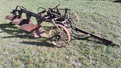 Přívěsný tříradličný pluh 3-PZ 35M