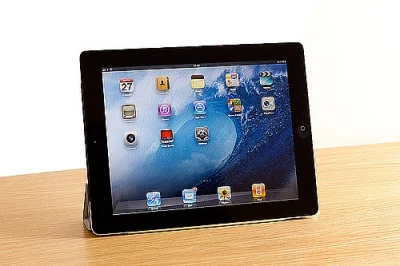 originál Apple iPad 2 + Wifi 3G, iPhone 4