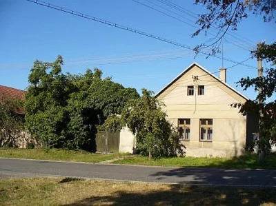 Levný pronájem statku s ustájením,