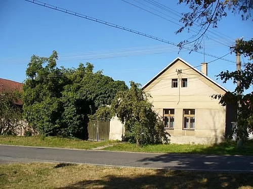 Levný pronájem statku s ustájením,