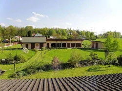 RD Pazderna, stáje, kotce, velká zahrada