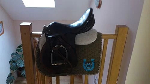 Skokové sedlo Max Benz