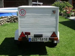 přívěs na přepravu psů