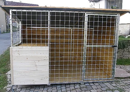 Kotec pro psa, dřevník, zahradní wc